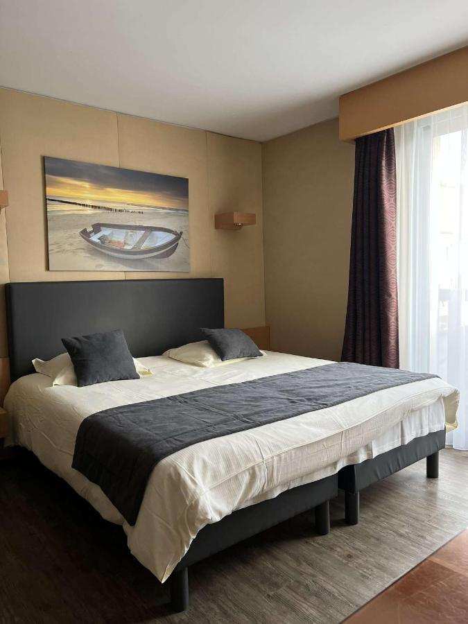 Amiraute Hotel Golf Deauville Touques Zewnętrze zdjęcie