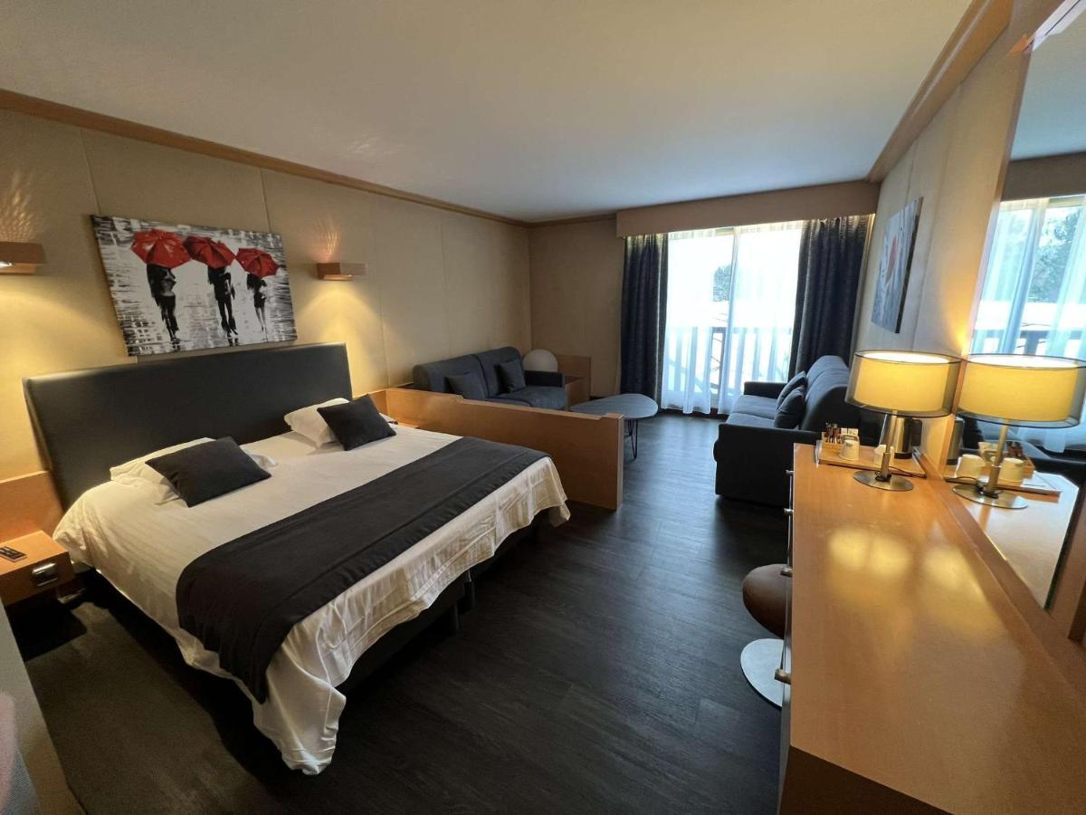 Amiraute Hotel Golf Deauville Touques Zewnętrze zdjęcie