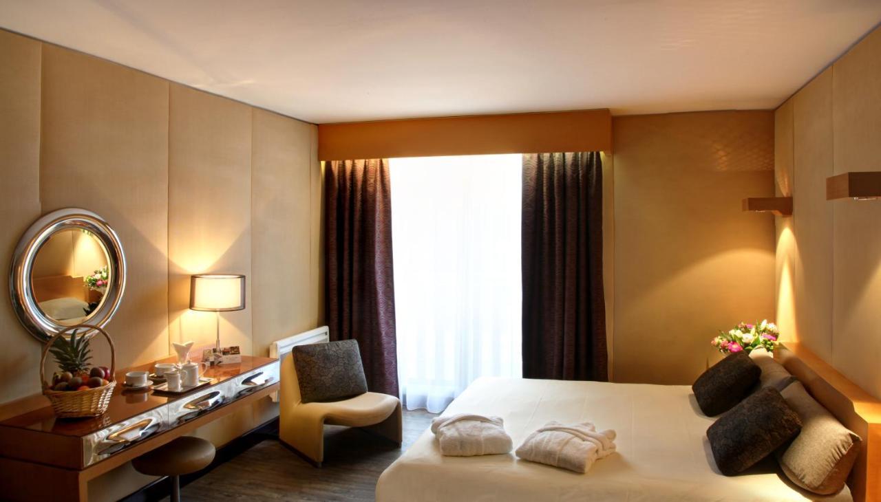 Amiraute Hotel Golf Deauville Touques Zewnętrze zdjęcie