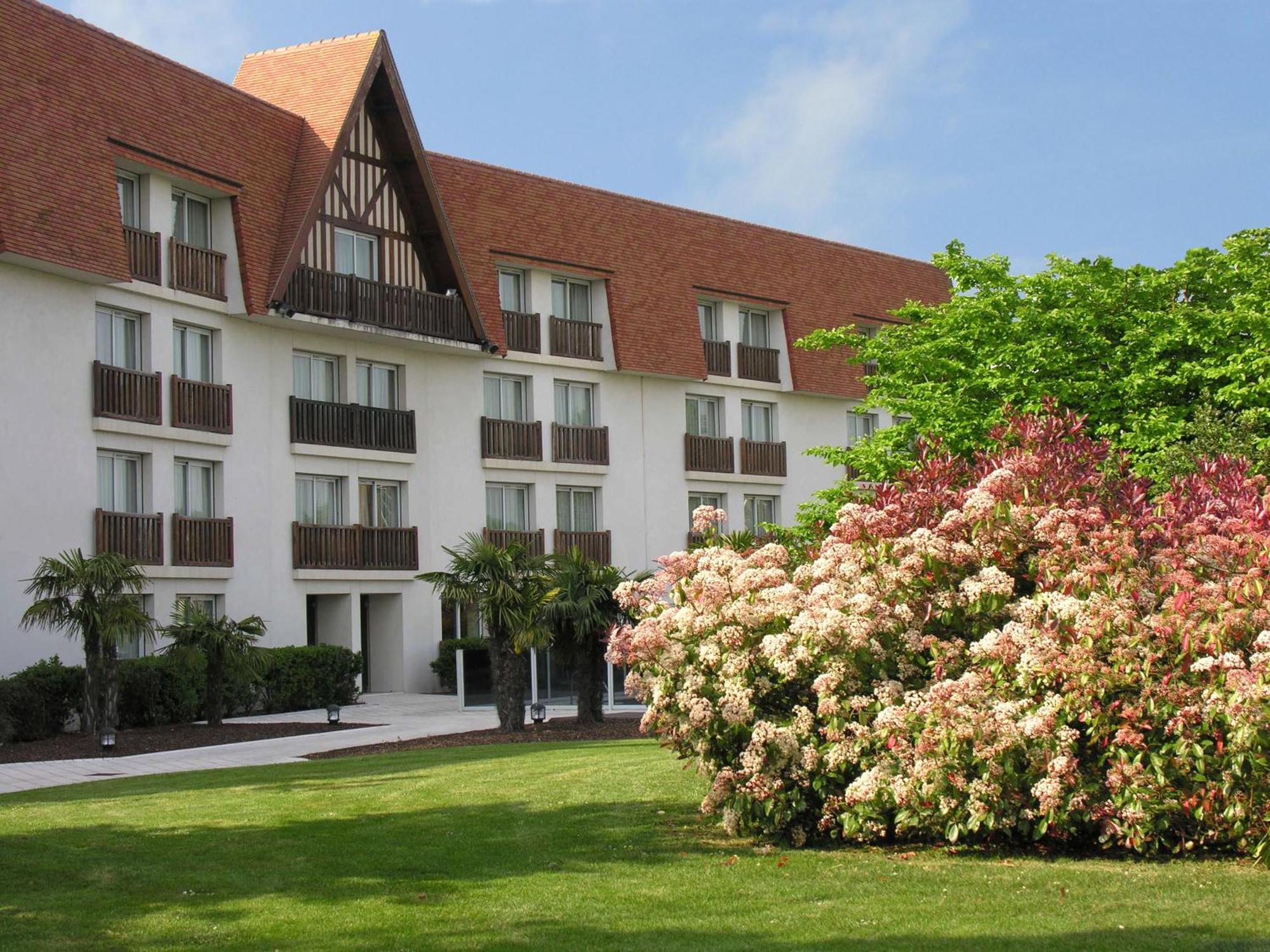 Amiraute Hotel Golf Deauville Touques Zewnętrze zdjęcie