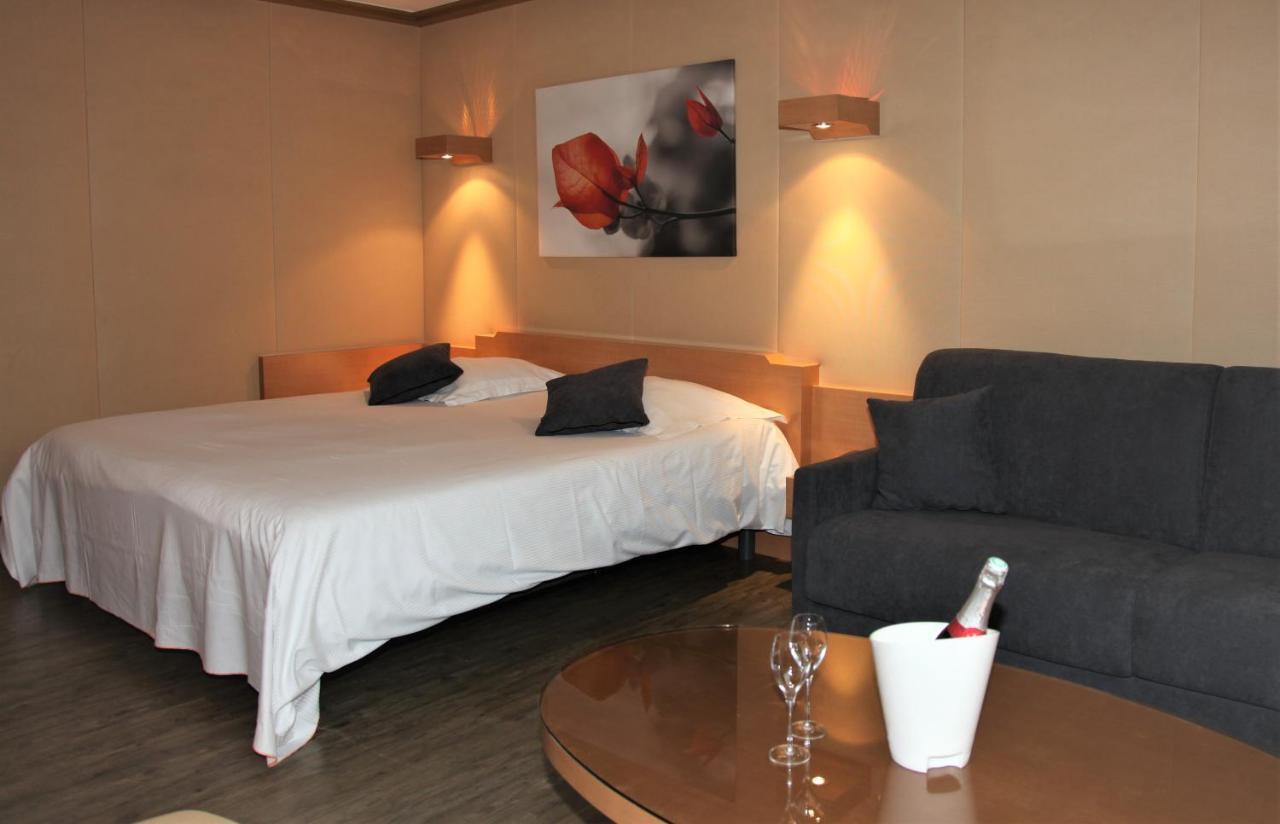 Amiraute Hotel Golf Deauville Touques Zewnętrze zdjęcie