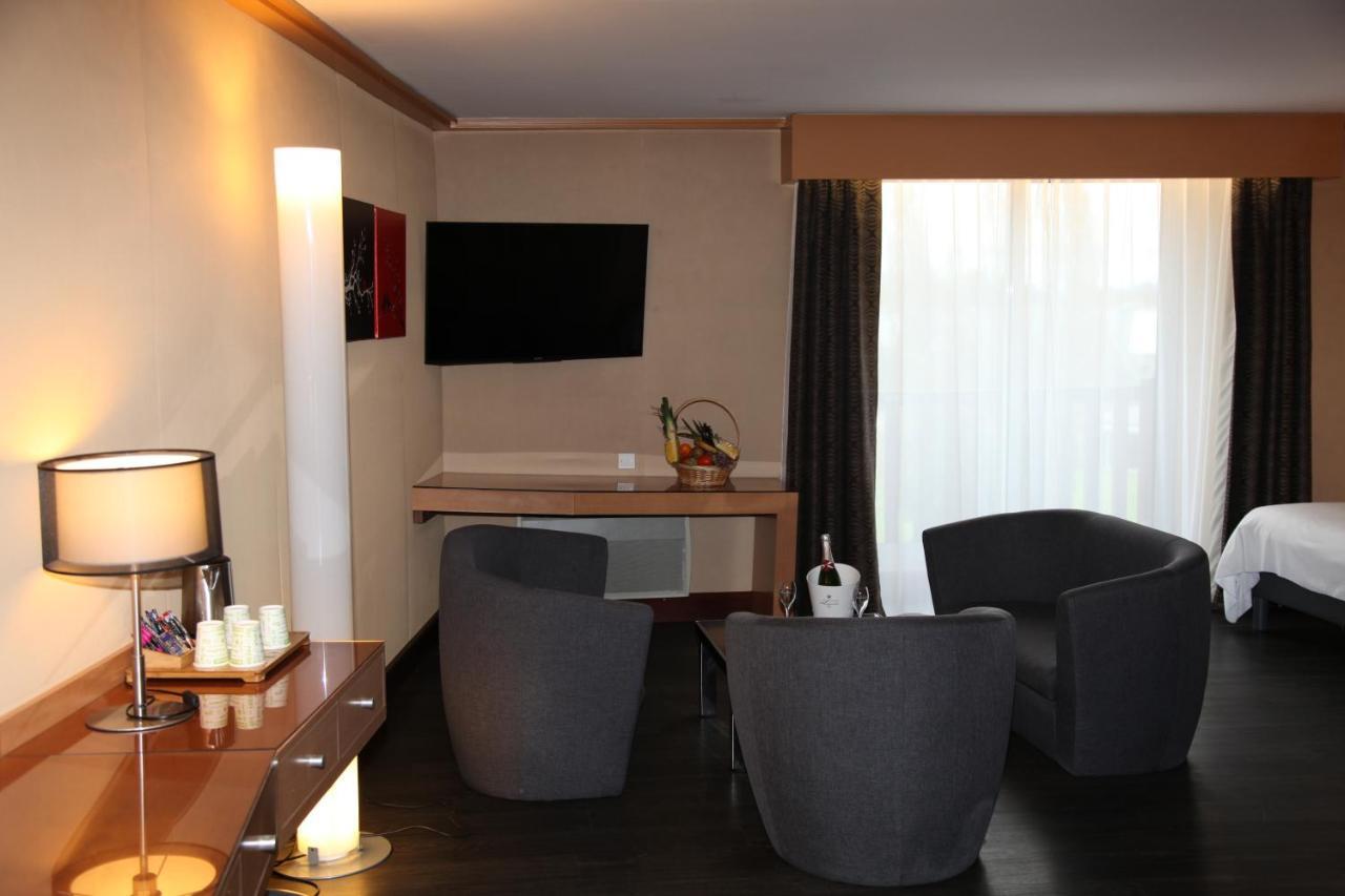 Amiraute Hotel Golf Deauville Touques Zewnętrze zdjęcie